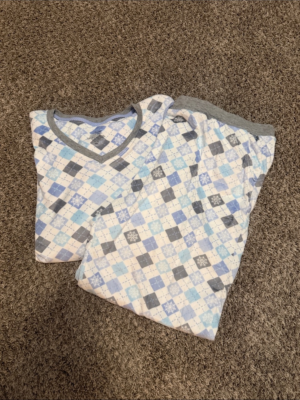BRAND NEW Women’s Blue & Gray Snowflake Pajama Set